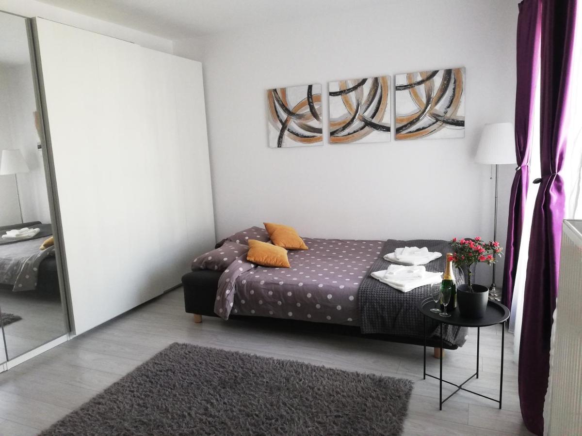 Marlen'S Apartment Bucharest Exterior photo